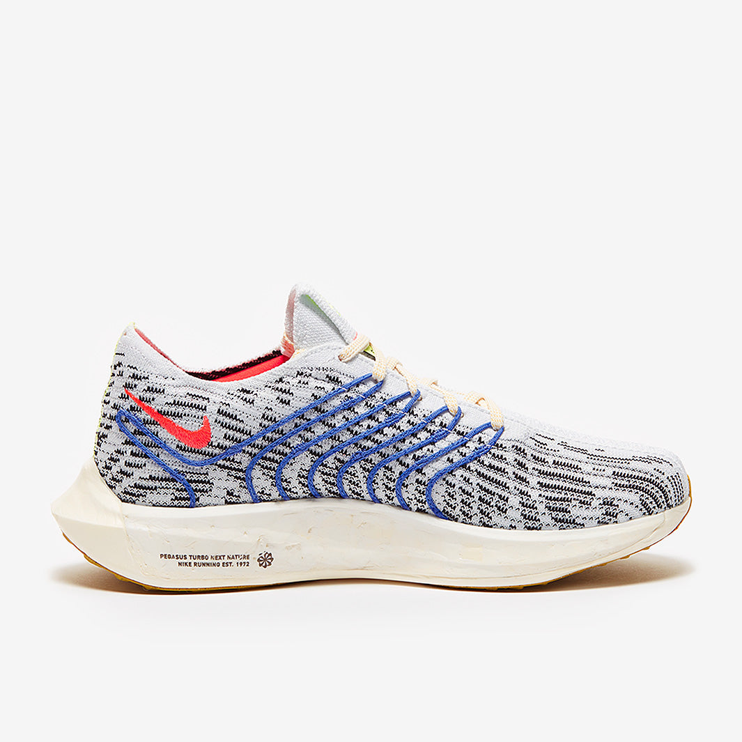 Nike Womens Pegasus Turbo Flyknit Next Nature - Pure Platinum/Bright Crimson
