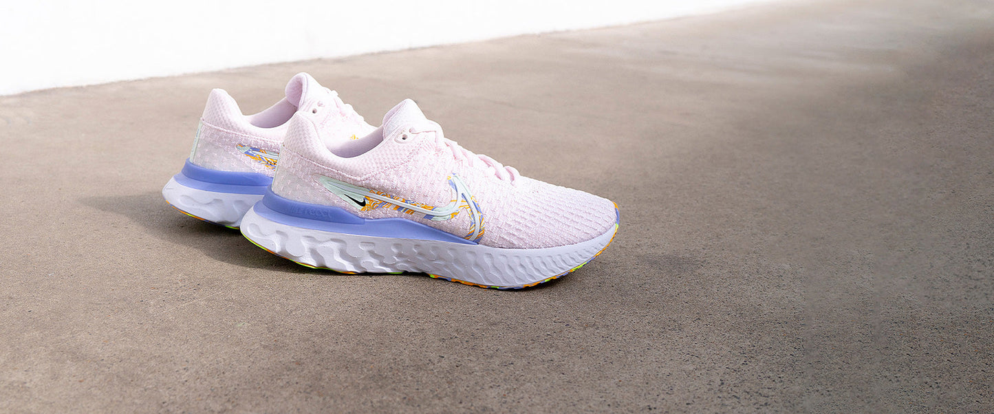 Nike Womens React Infinity Run Flyknit 3 Premium - Light Soft Pink/White