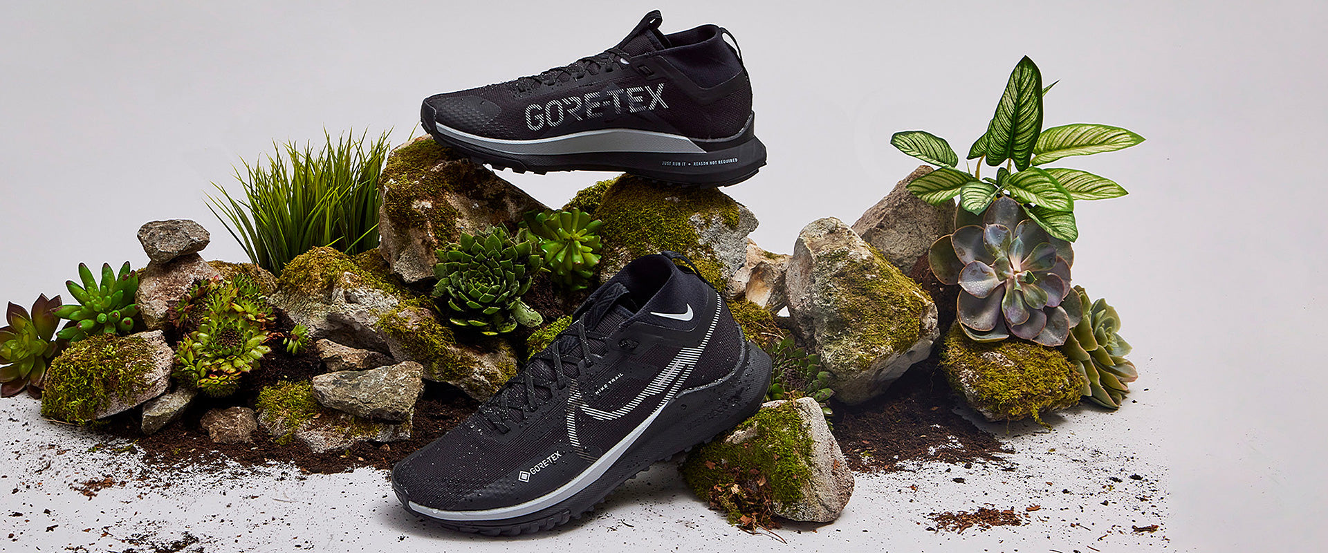 Nike Womens React Pegasus Trail 4 GORE-TEX - Black/Wolf Grey