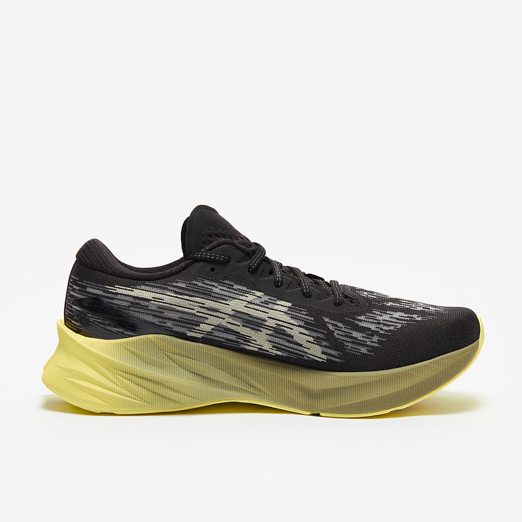 ASICS Novablast 3
