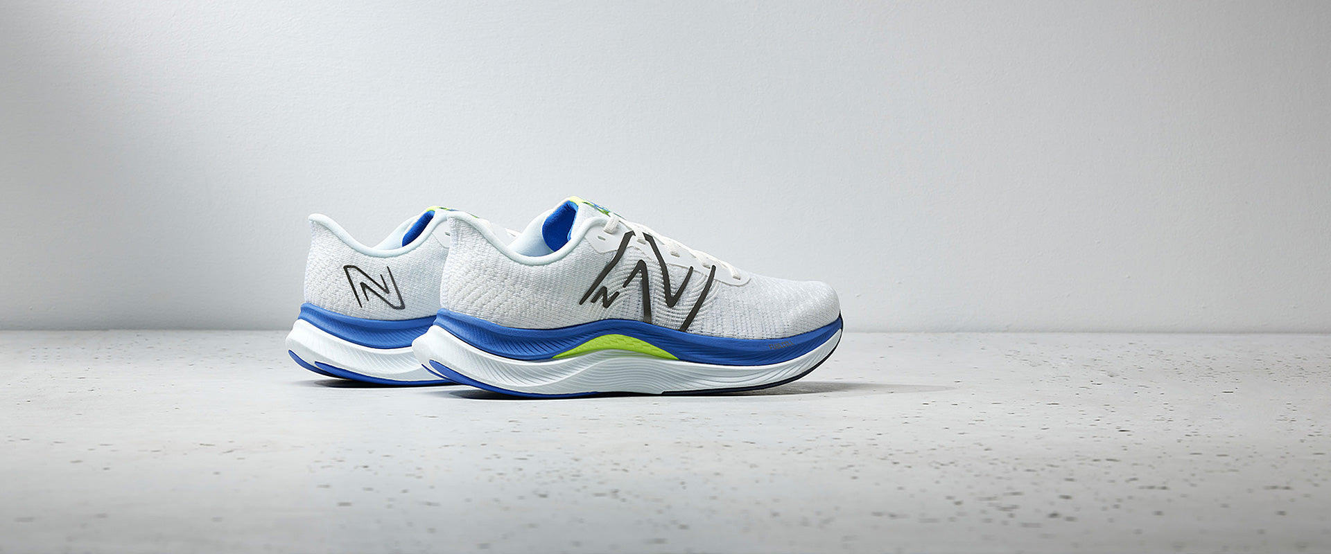 New Balance FuelCell Propel v4