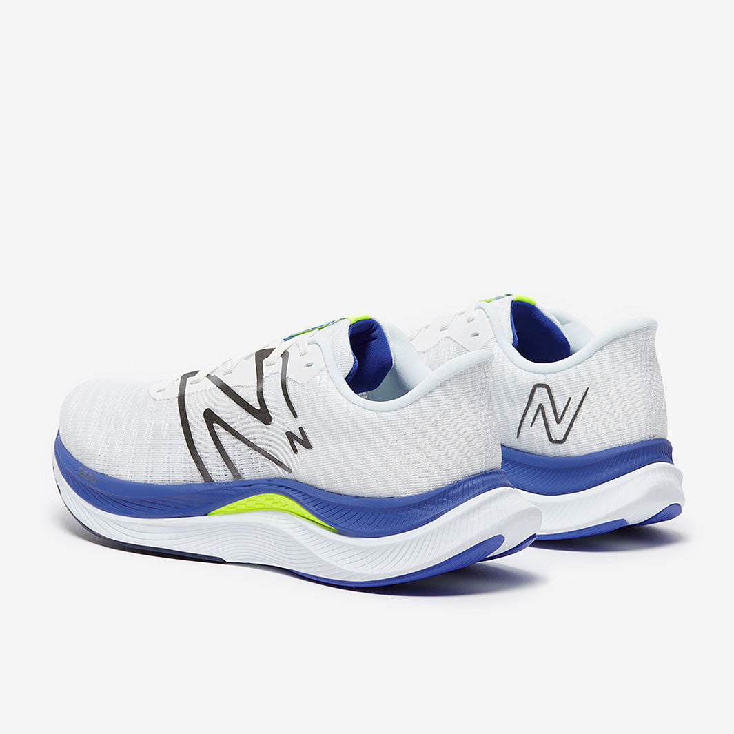 New Balance FuelCell Propel v4