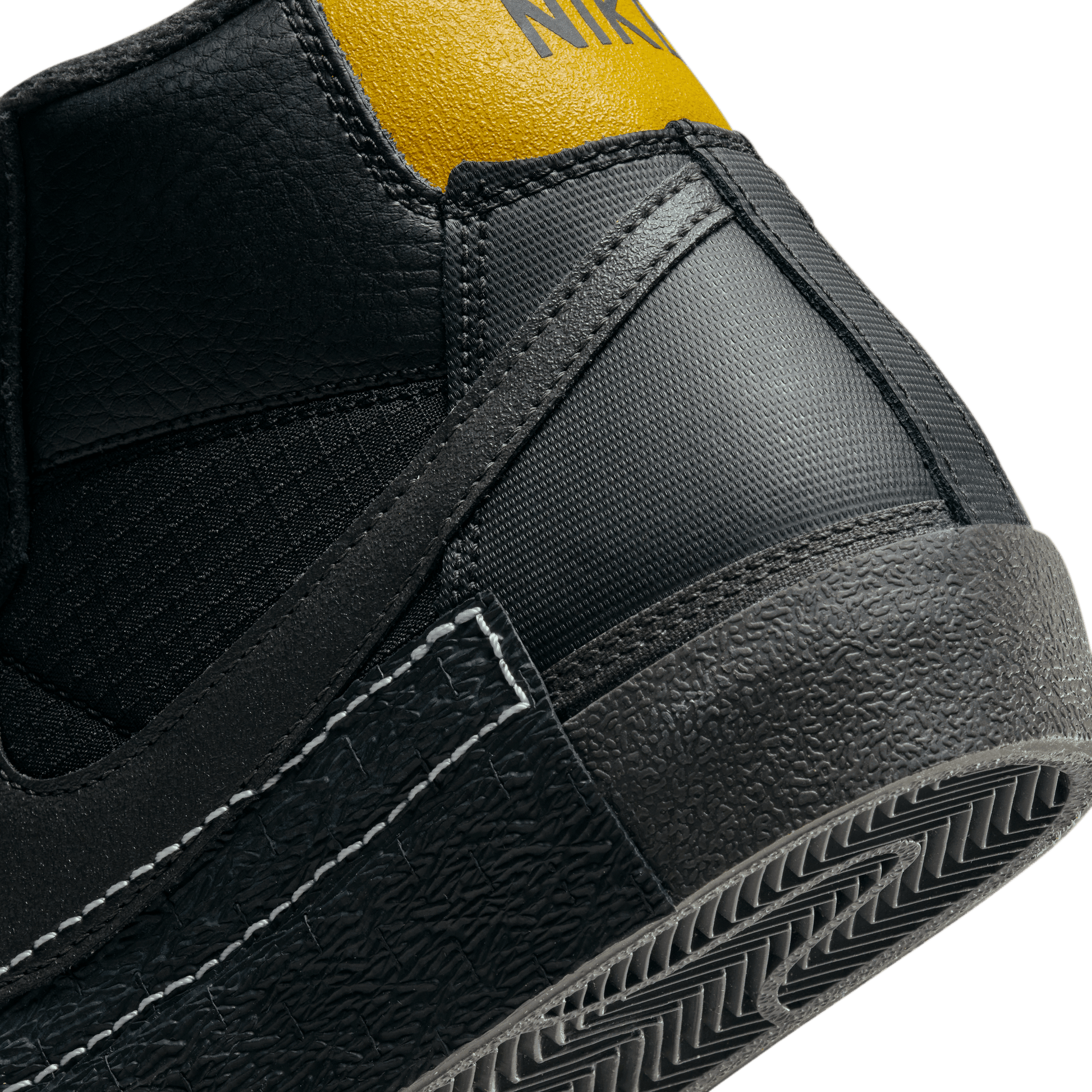 Men's Nike Blazer Mid Pro Club "Black Bronzine"