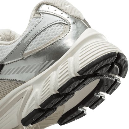 Women's Nike V5 RNR "Summit White Light Orewood"
