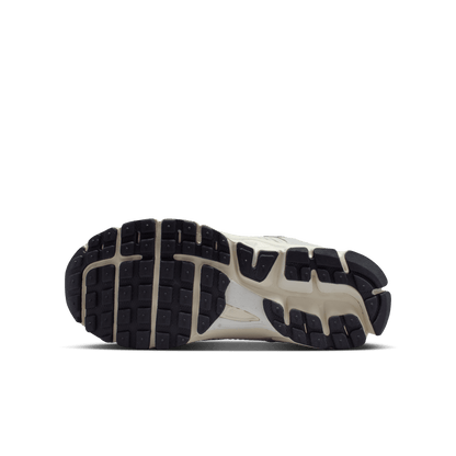 Big Kids' Nike Vomero 5 "Photon Dust Chrome"