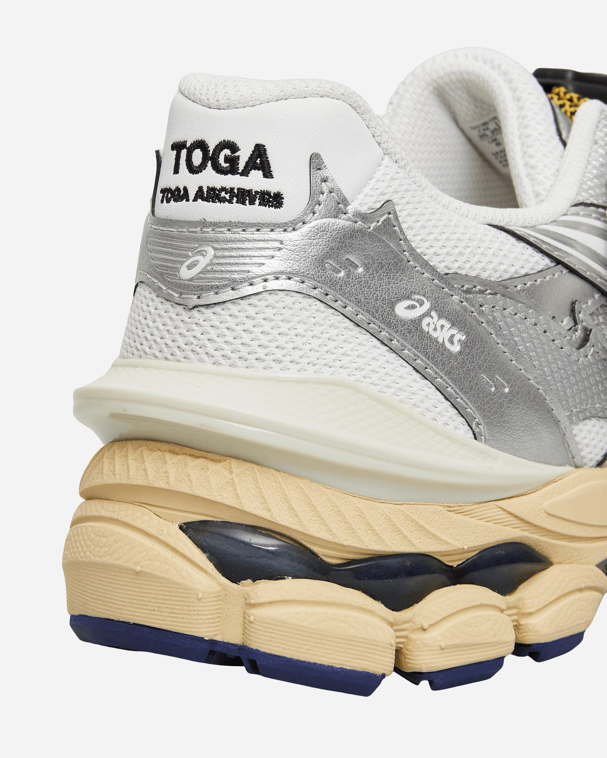 Toga Archives GEL-Cumulus 16 Sneakers White / Red Pure Silver