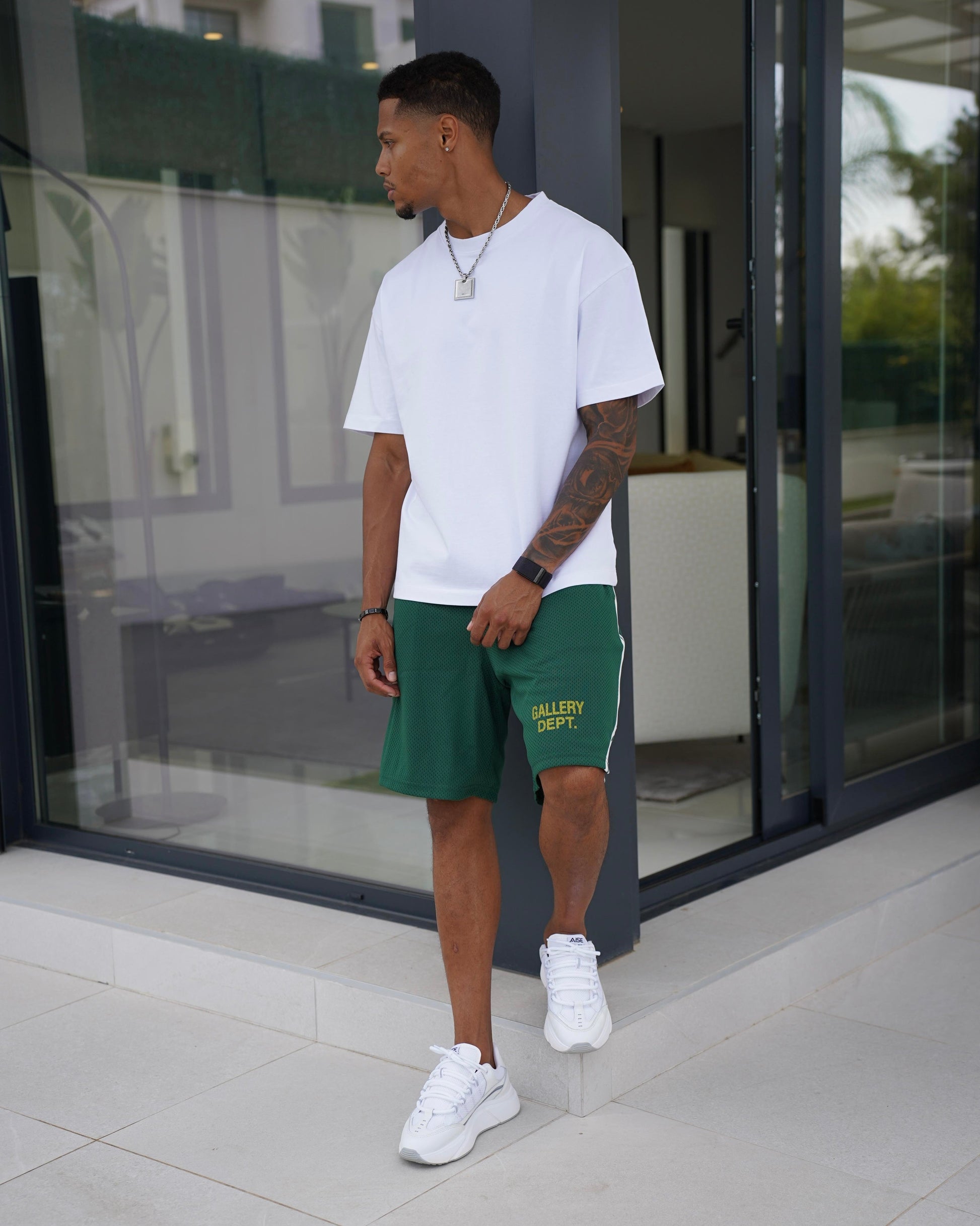 Aise White Nexo Runner