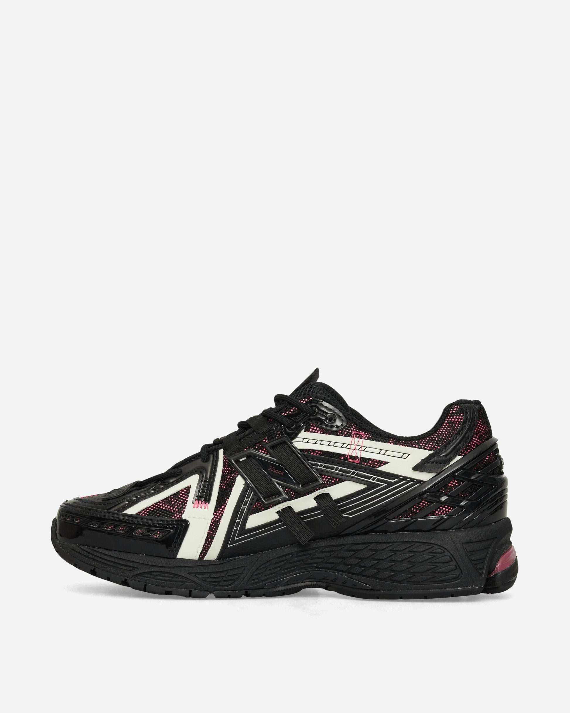 1906A Sneakers Black / Dragon Berry / White