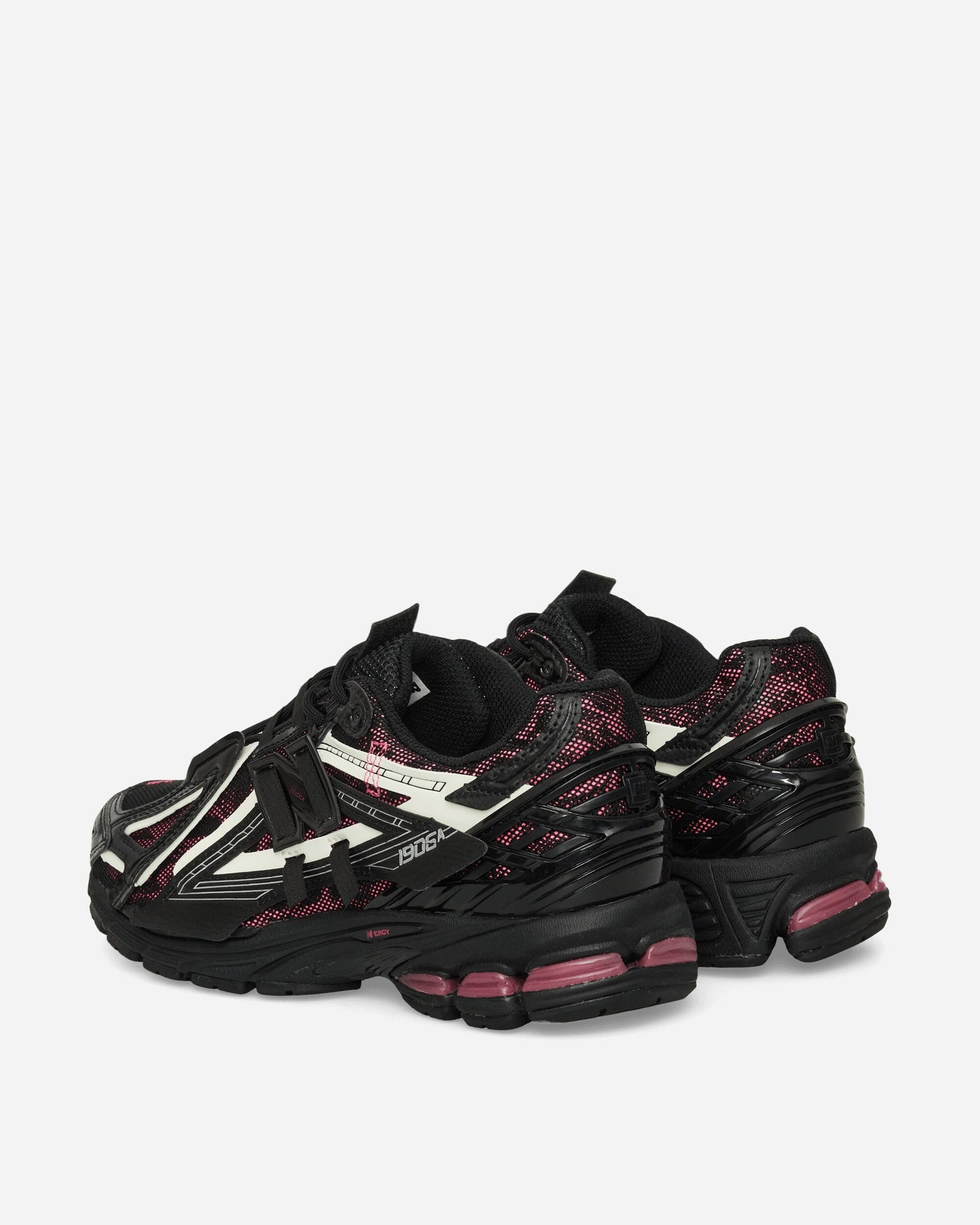 1906A Sneakers Black / Dragon Berry / White
