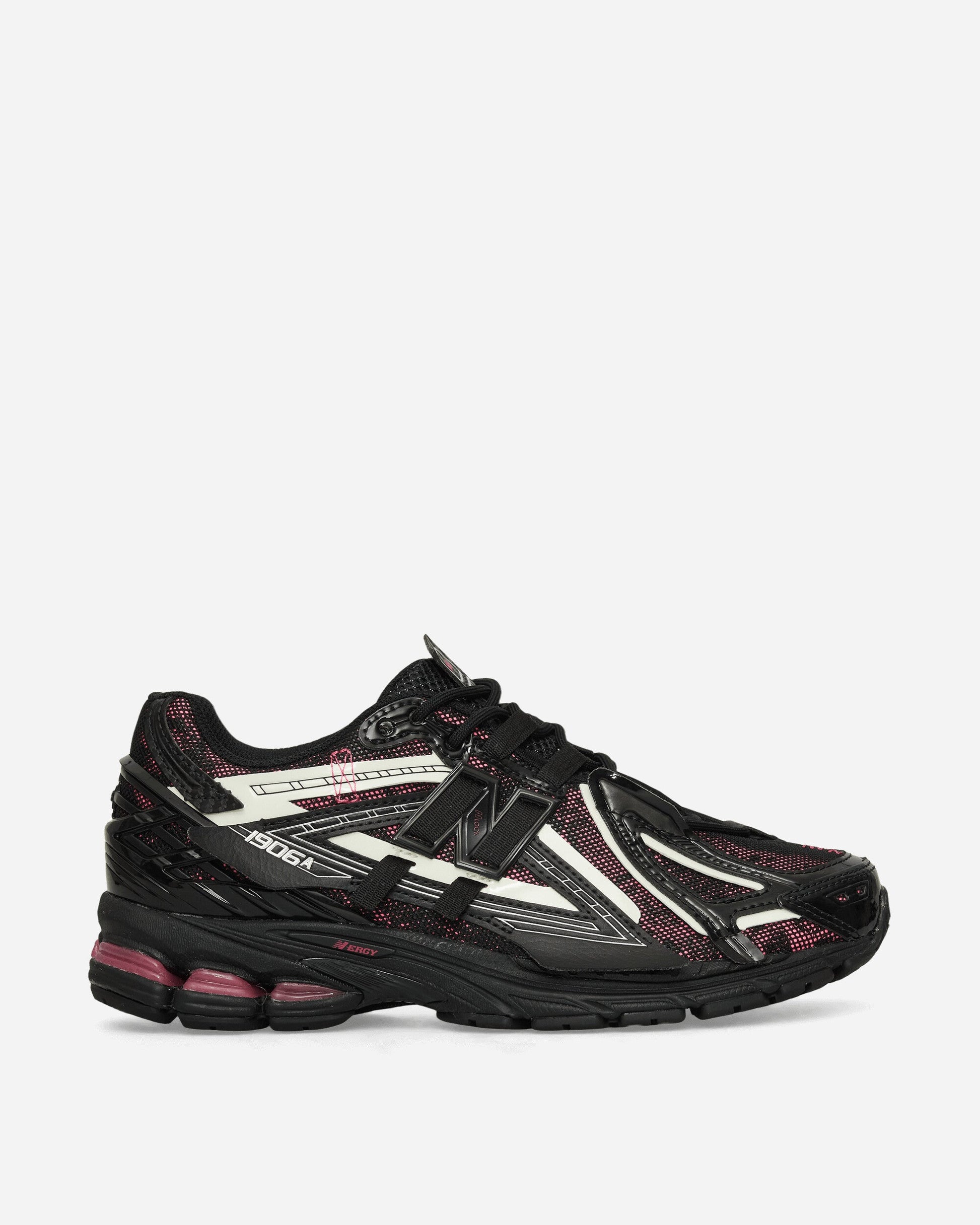 1906A Sneakers Black / Dragon Berry / White