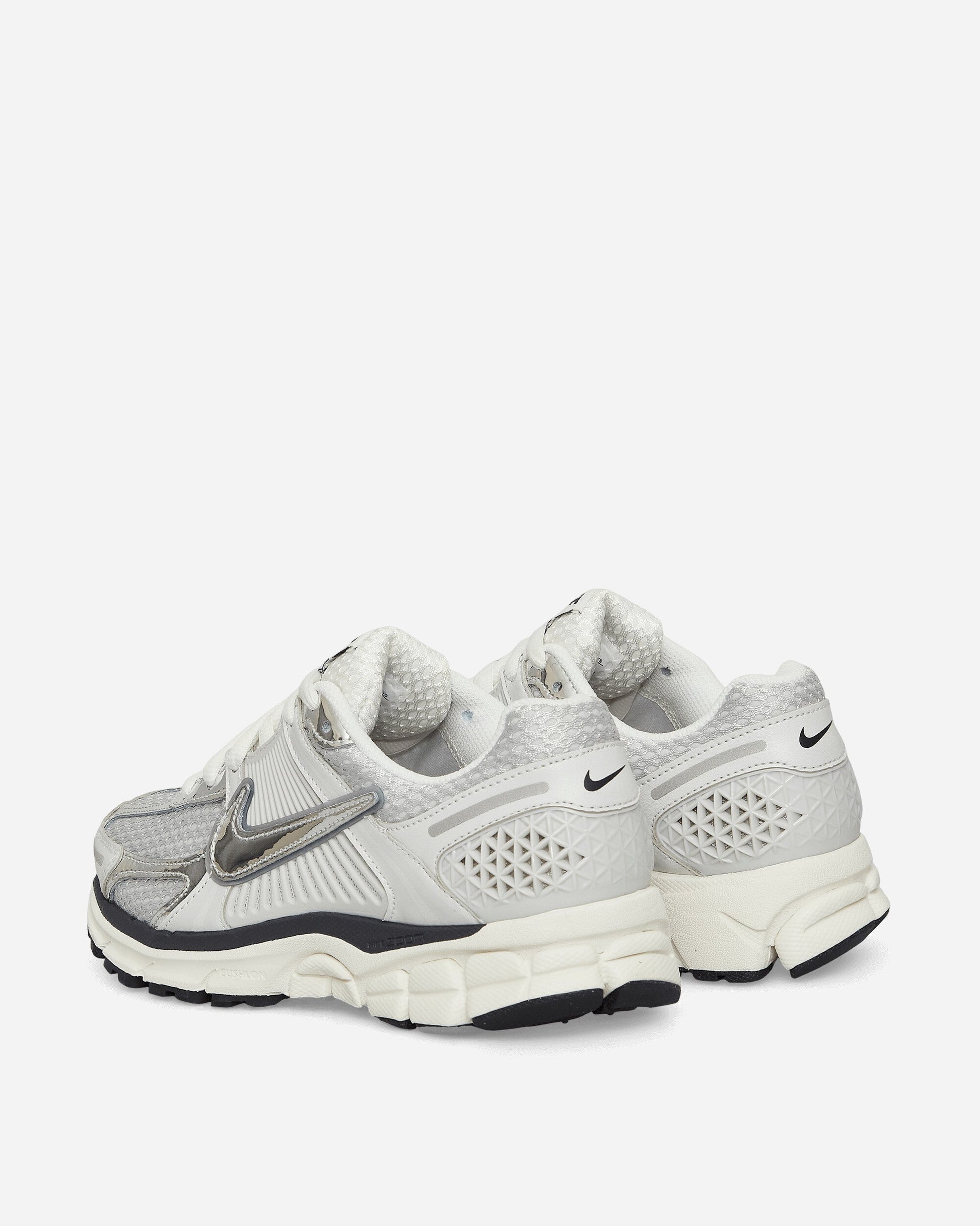 Women's Zoom Vomero 5 Sneakers Photon Dust / Metallic Silver
