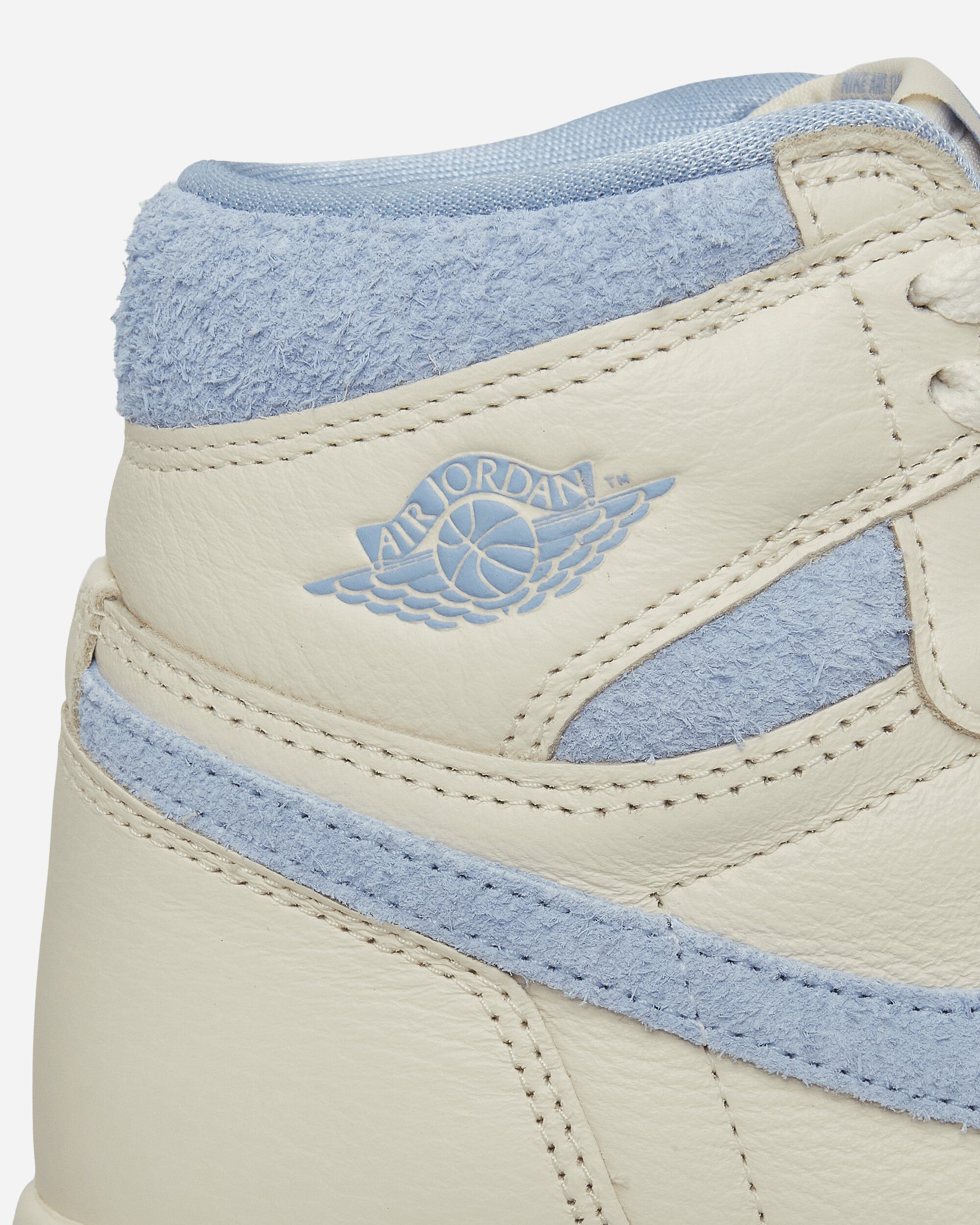 Women's Air Jordan 1 Retro High OG Sneakers Pale Ivory / Psychic Blue