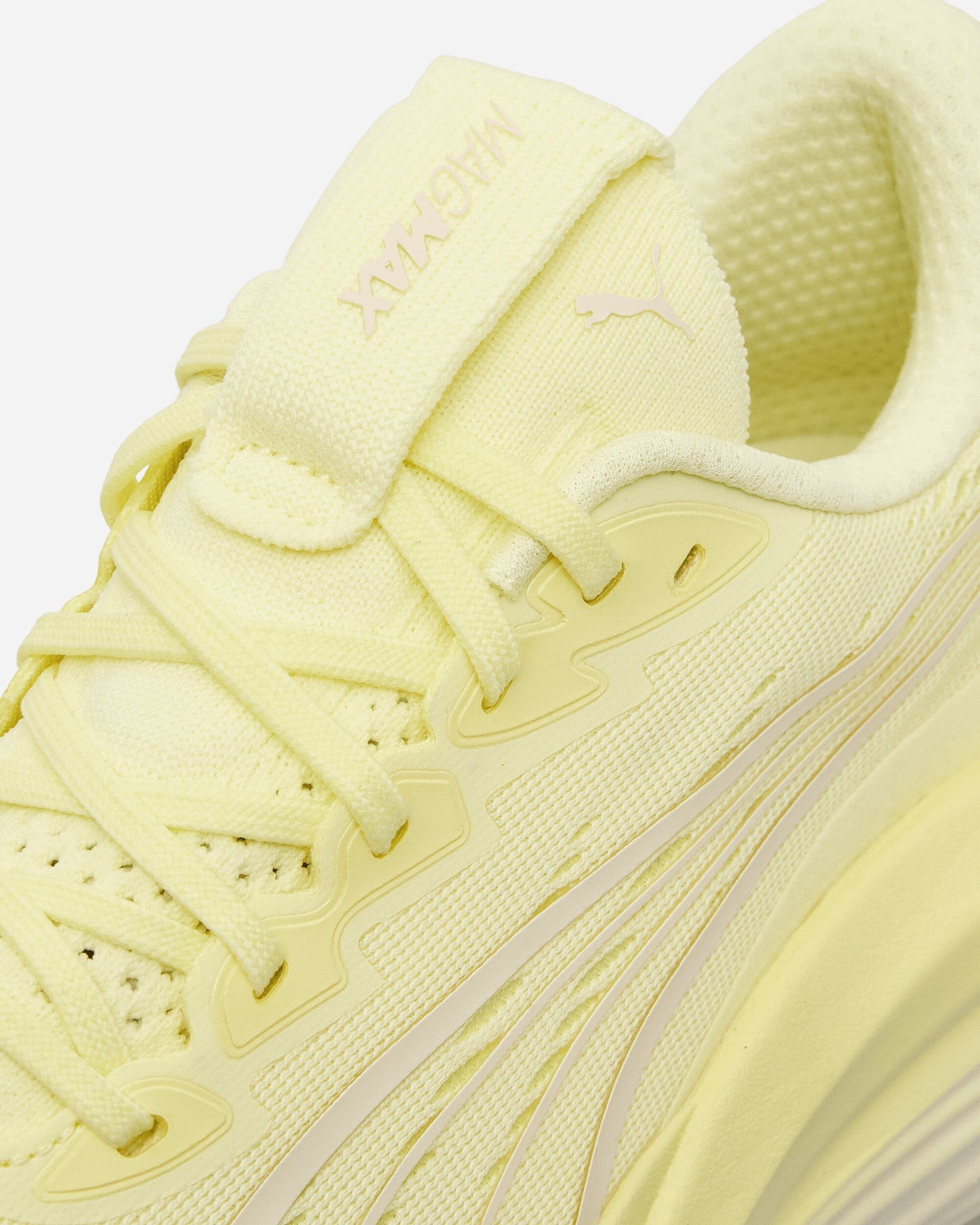 Women's MagMax NITRO Sneakers Gold Moon