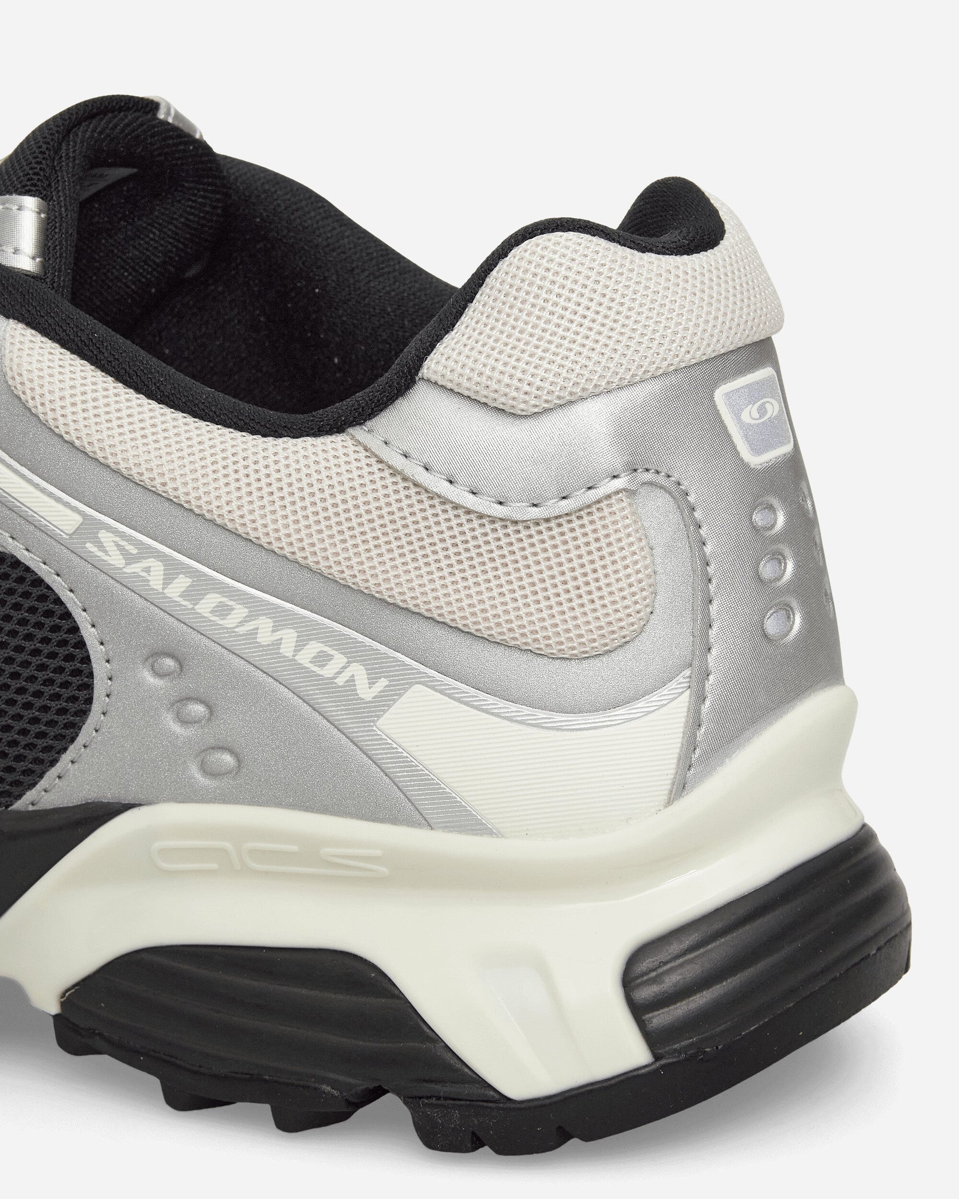 XT-Whisper Sneakers Black / Silver / Vanilla Ice
