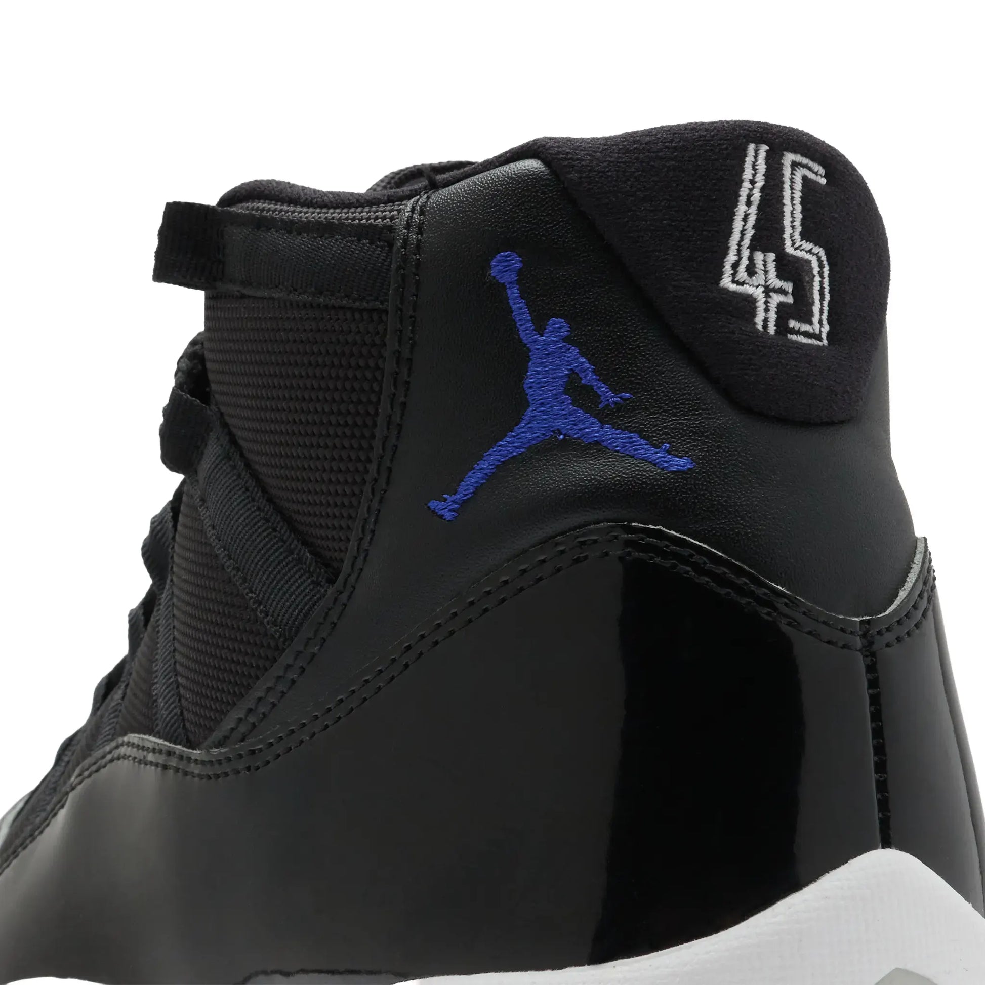 Preloved - Air Jordan 11 Retro Space Jam